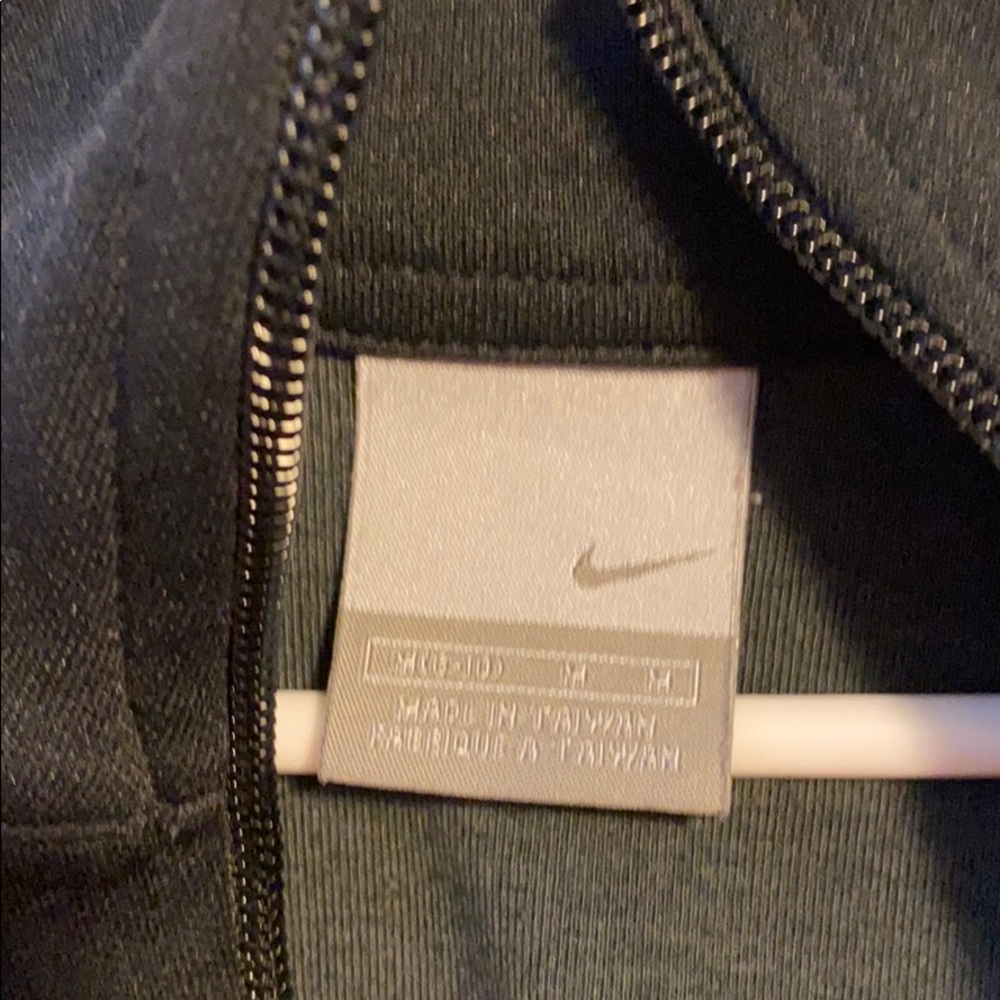 Nike jacket - Picture 3 of 3